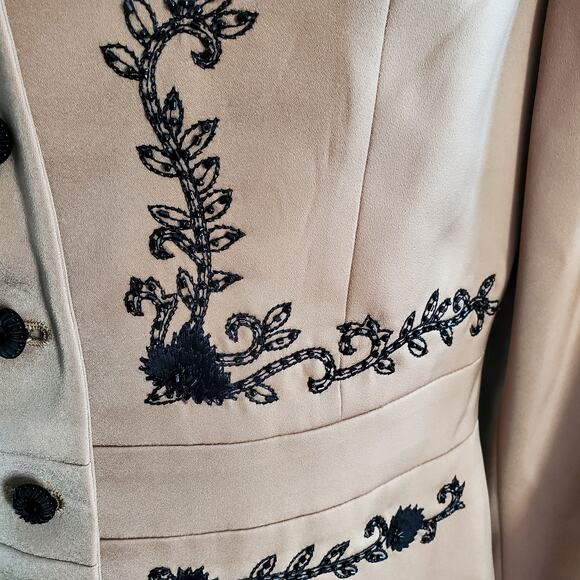 Kasper Women's Tan Vanity Fair Embroidered Beaded Blazer Jacket Size 12P - Picture 5 of 9
